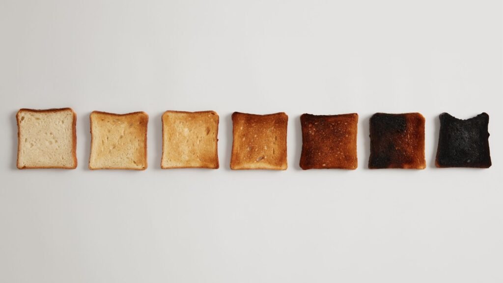 kehidupan itu memiliki 'hidangan' di setiap saat, terkadang manusia mendapatkan kondisi yang menyenangkan, kadang juga mengalami hal yang sulit ibatar roti gosong atau burnt toast.